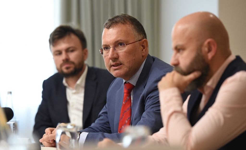 Vidul de investiții publice va fi plătit în următorii doi ani. Consumul în creștere ascunde o realitate economică alarmantă
