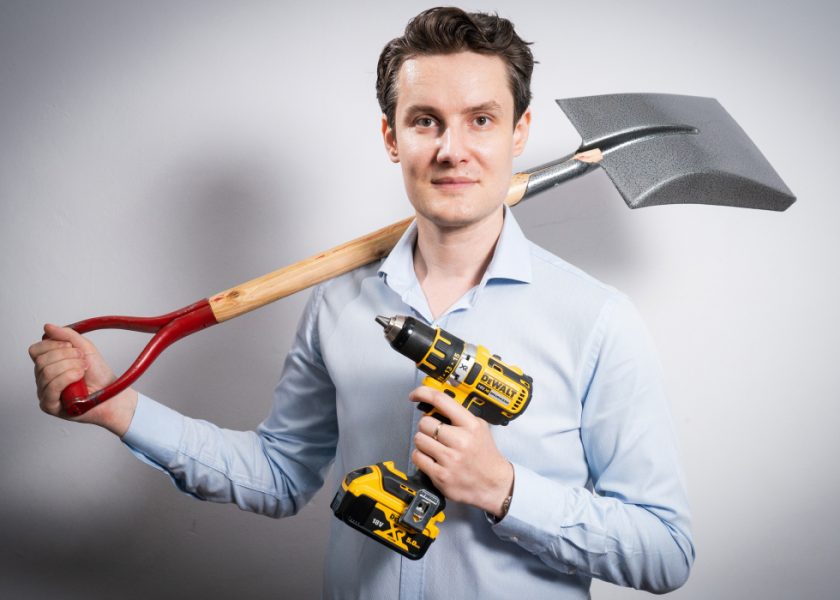 Românii au fost cuprinși de febra bricolajului în perioada de izolare. Un business cu scule electrice a înregistrat un boom al vânzărilor.