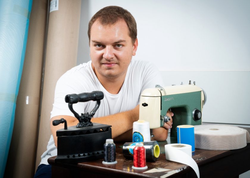 Cum se pregătește un tânăr antreprenor de doar 27 de ani să preia businessul de familie, axat pe producție și distribuție de accesorii pentru industria confecțiilor
