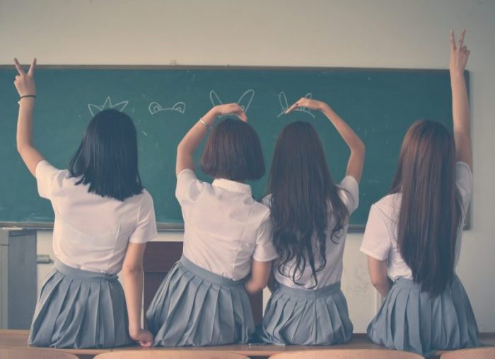 Pandemia, distanțarea socială și școala în sistem hibrid – ce pot aduce bun pentru educația din România?