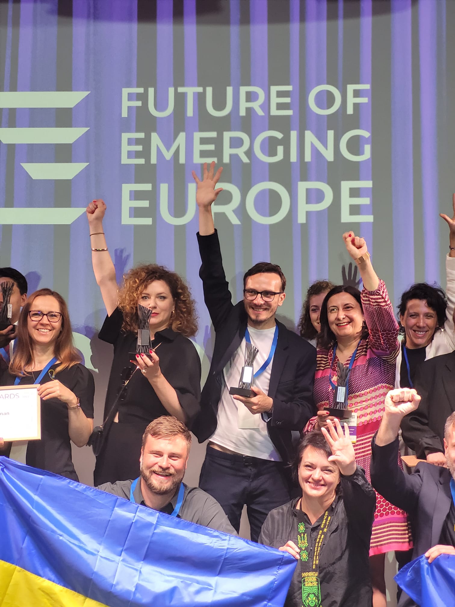 Tinerii în Arenă – a câștigat premiul Youth Empowerment acordat de Emerging Europe la Bruxelles